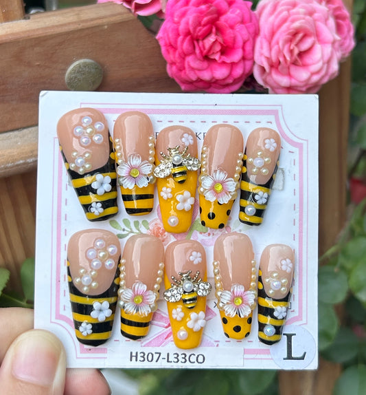 BEE'S GARDEN